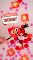 Postać do kąpieli Sammy - zestaw z dwiema kostkami sensorycznymi świecącymi w wodzie  - Glo Pals