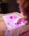 Postać do kąpieli Księżniczka IDA - zestaw z dwiema kostkami sensorycznymi świecącymi w wodzie - Glo Pals