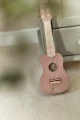 Drewniana gitara różowa Safari Friends FSC Little Dutch