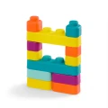 Miękkie klocki sensoryczne z WAGONIKAMI – Buildin’ Squishies – B.Toys